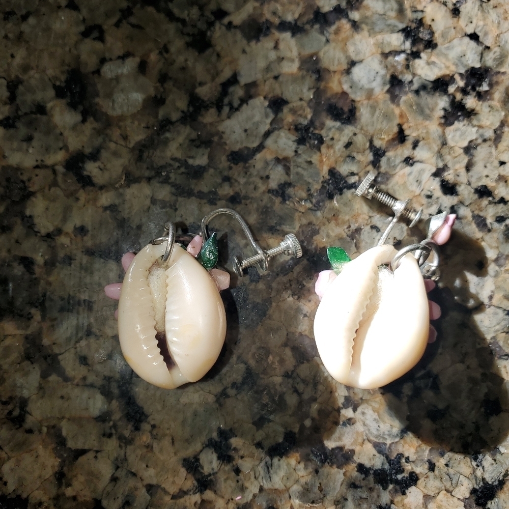 Cute Shell Made earrings - Picture 3 of 3